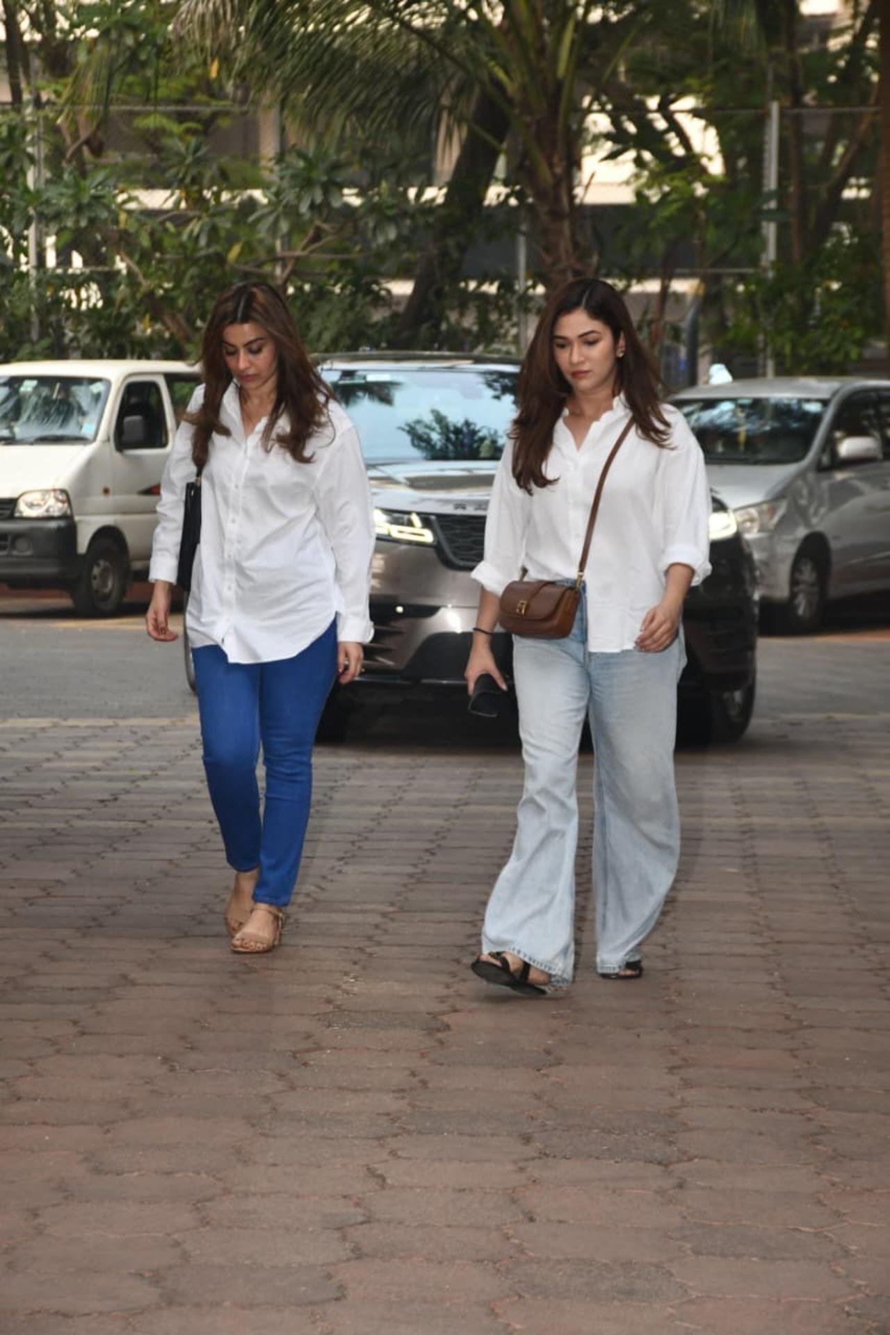 <p>Ridhima Pandit was also seen making a rare appearance in the city. She was seen arriving at the prayer meet, joining family and friends in offering her condolences.</p>